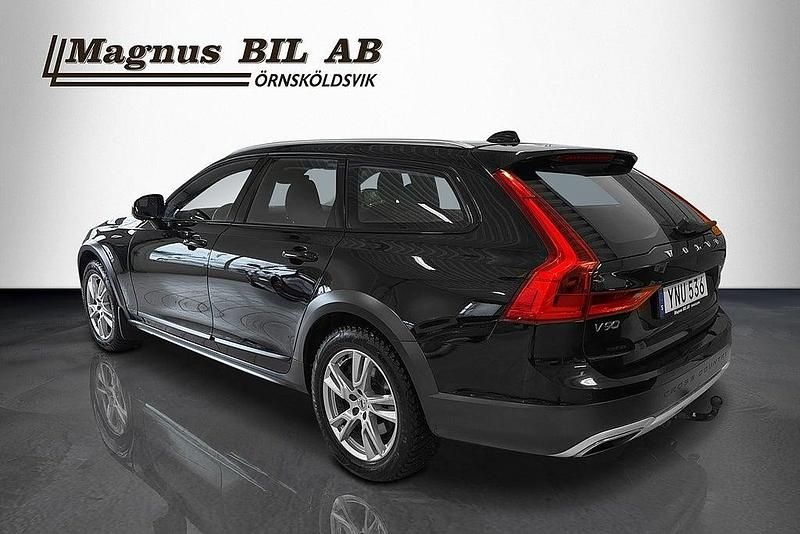 Begagnad Volvo V90 CC 190 HK (139 kW) 2018 Svart Kombi