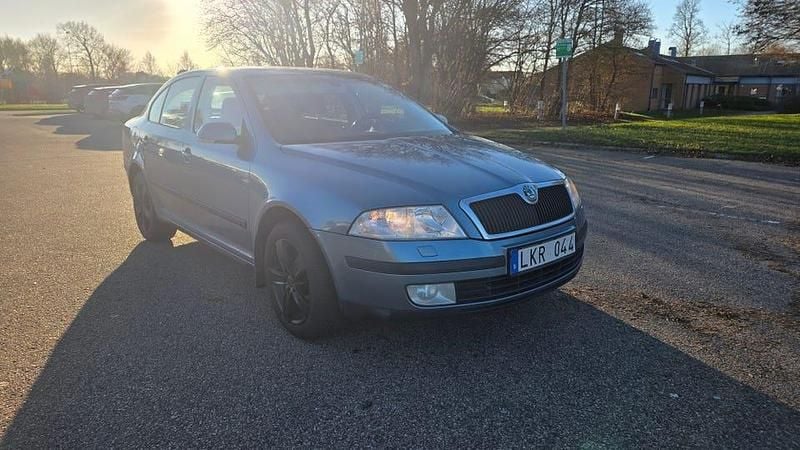 Begagnad Skoda Octavia 115 HK (84 kW) 2008 Blå metalic Halvkombi