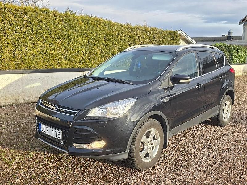 Svart Begagnad 2012 Ford Kuga Titanium SUV | 84 900 kr (Lite dyr) - Bild 1/4