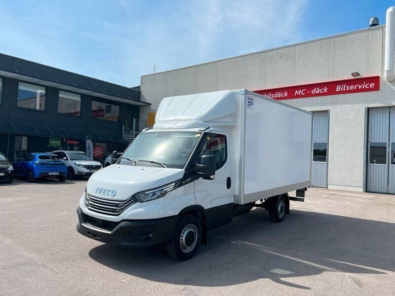 Vit Begagnad 2023 Iveco Daily Van | 681 250 kr - Bild 1/4