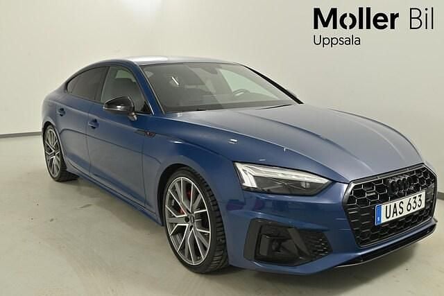Ascariblå metallic Begagnad 2023 Audi A5 Sportback Comfort Halvkombi | 379 900 kr (Bra pris) - Bild 1/4