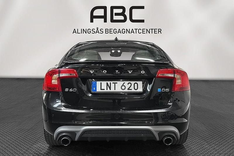 Begagnad Volvo S60 R-Design 230 HK (169 kW) 2014 Svart Sedan