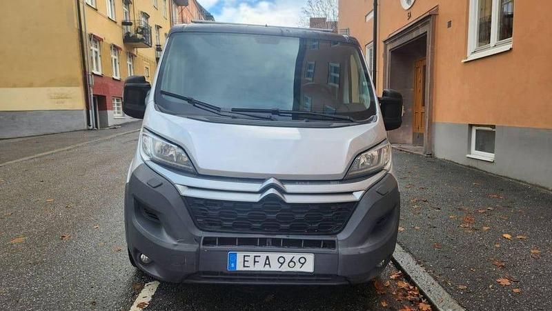 Svart (grå) Begagnad 2016 Citroën Jumper Minibuss | 159 900 kr (Dyr) - Bild 1/4