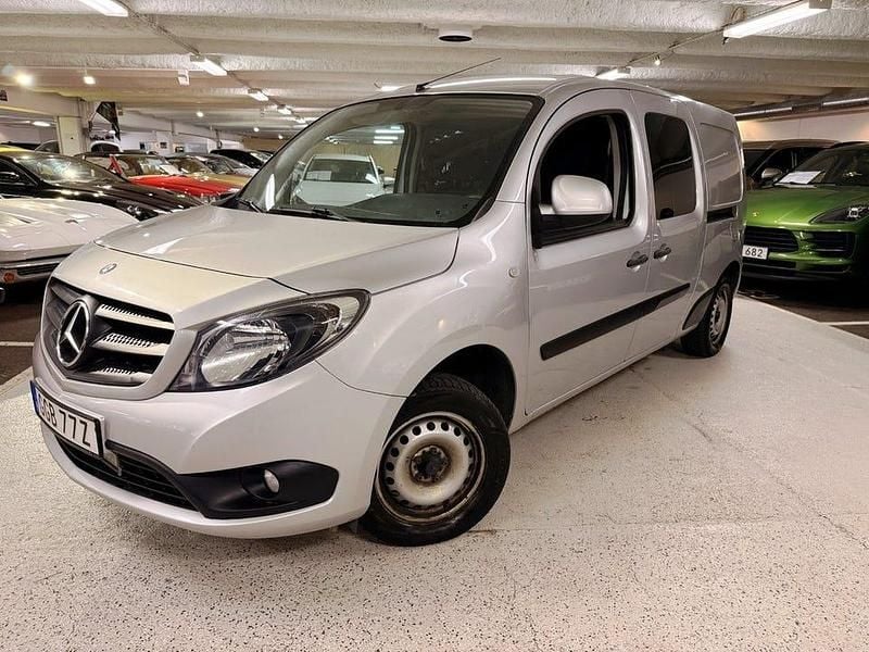 Brilliant silver metallic Begagnad 2019 Mercedes Citan 111 Van | 159 900 kr - Bild 1/4