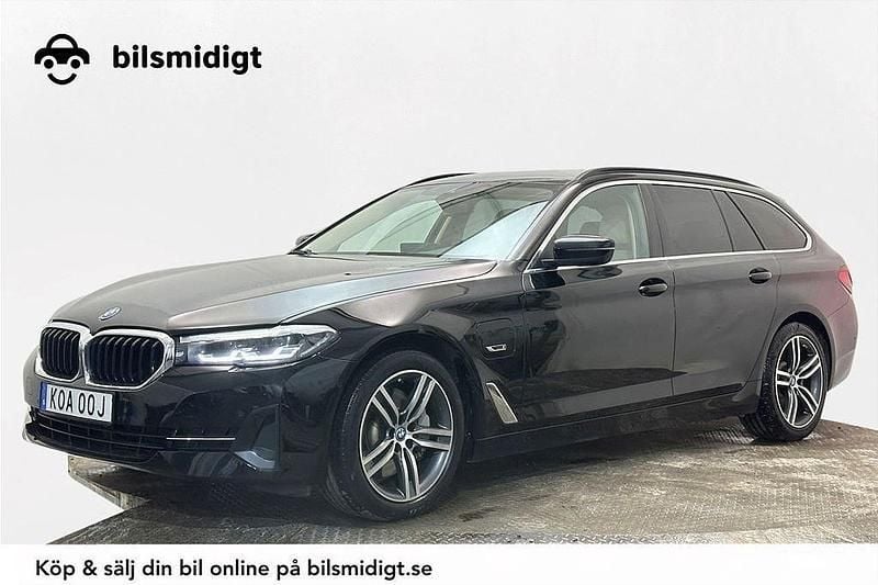 Svart Begagnad 2022 BMW 530e Kombi | 259 900 kr (Superpris) - Bild 1/3