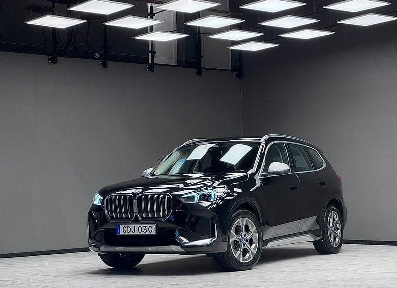 Begagnad BMW iX1 xLine 230 kW (313 HK) 2023 Svart SUV