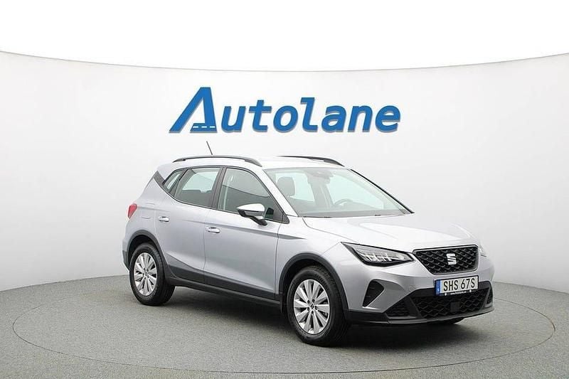 Silver Begagnad 2024 Seat Arona Style SUV | 189 900 kr (Marknadspris) - Bild 1/3