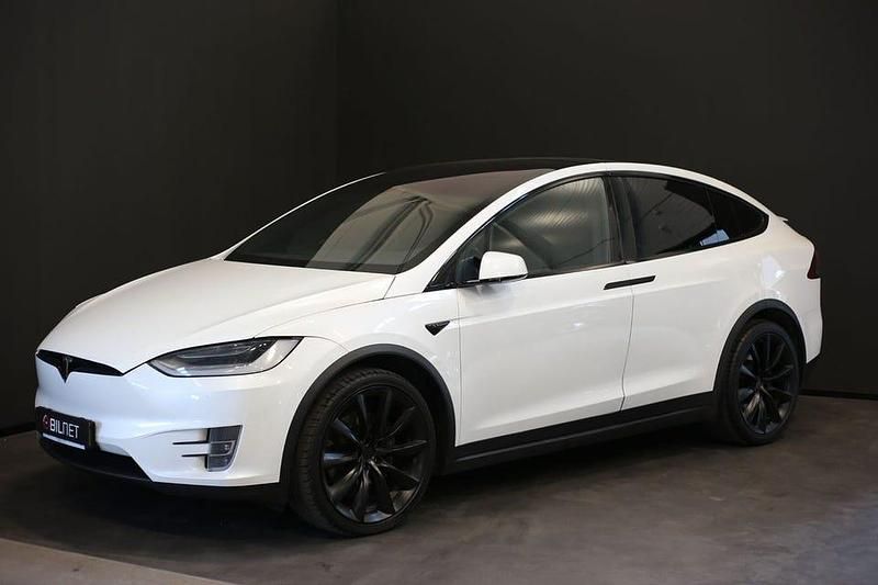 Begagnad Tesla Model X Long Range AWD 311 kW (423 HK) 2020 Vit SUV