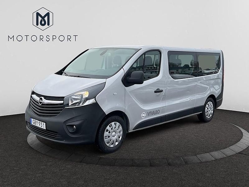 Grå Begagnad 2015 Opel Vivaro Van | 169 900 kr (Dyr) - Bild 1/3