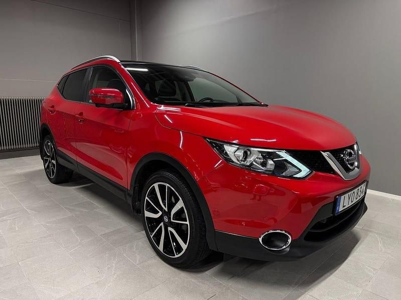 Röd Begagnad 2017 Nissan Qashqai 360º SUV | 169 900 kr (Bra pris) - Bild 1/4