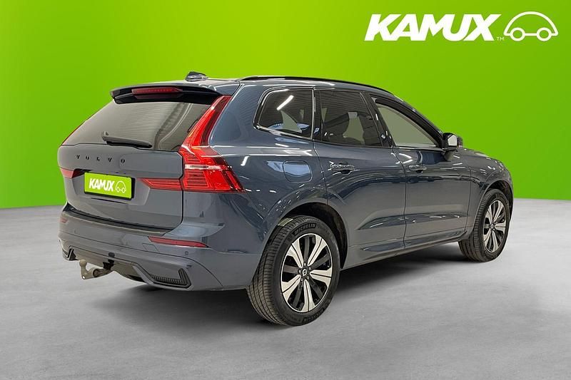 Begagnad Volvo XC60 Plus 350 HK (257 kW) 2023 Blå SUV