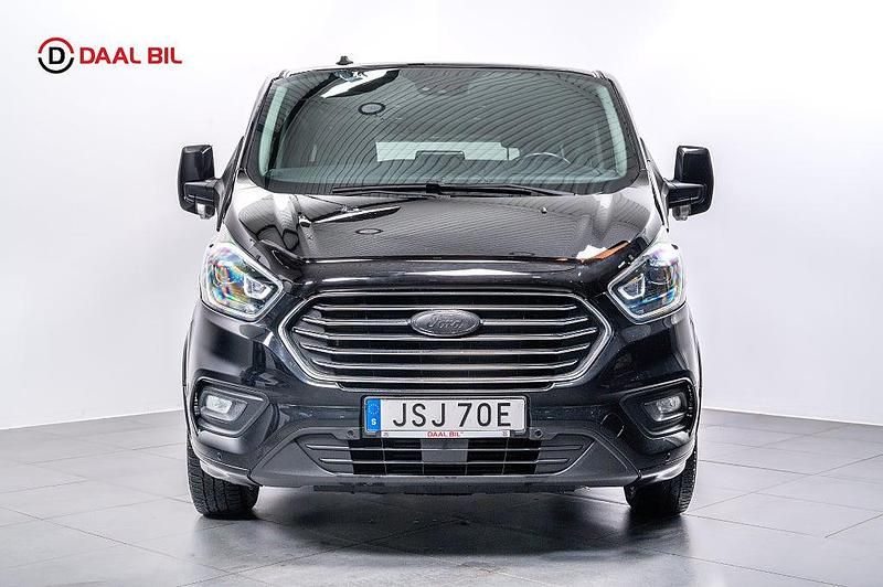 Begagnad Ford Tourneo 185 HK (136 kW) 2019 Svart Minibuss