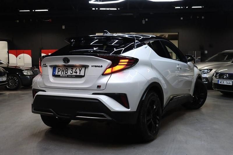 Begagnad Toyota C-HR Sport 184 HK (135 kW) 2023 Vit SUV
