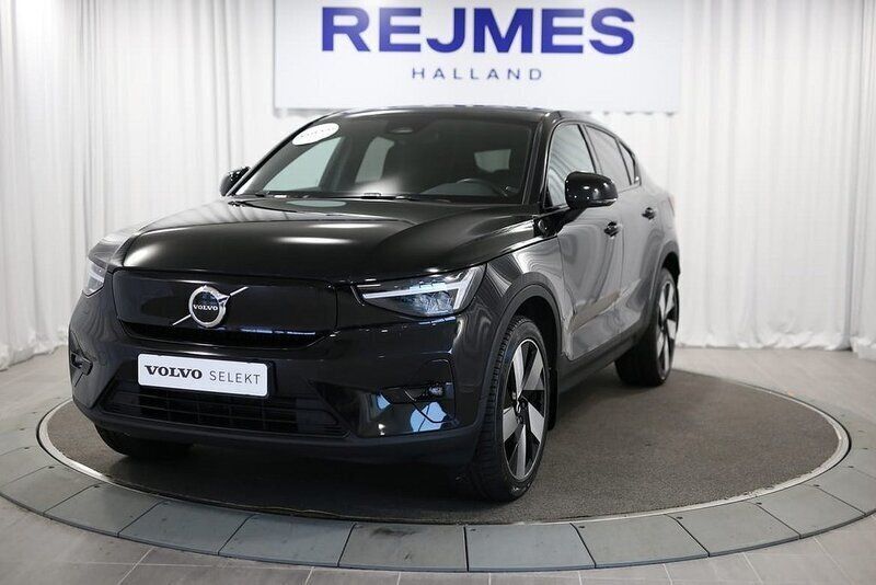 Svart Begagnad 2022 Volvo EC40 Plus SUV | 339 500 kr (Marknadspris) - Bild 1/4