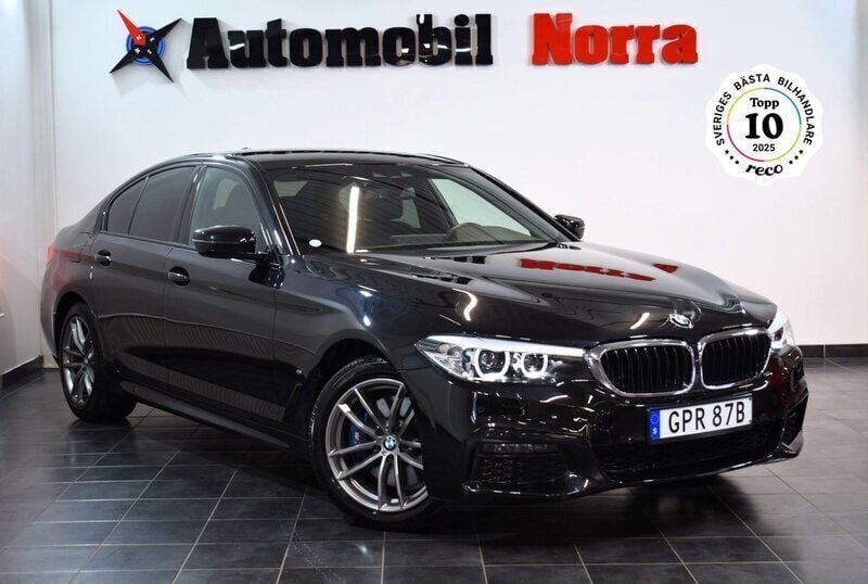 Svart Begagnad 2020 BMW 530e iPerformance Sedan | 379 900 kr (Bra pris) - Bild 1/3