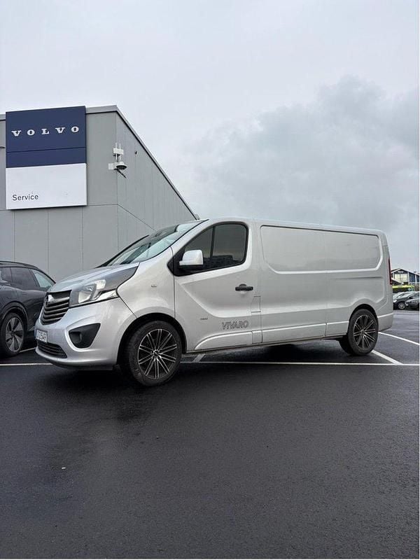 Grå Begagnad 2015 Opel Vivaro Van | 92 500 kr - Bild 1/4