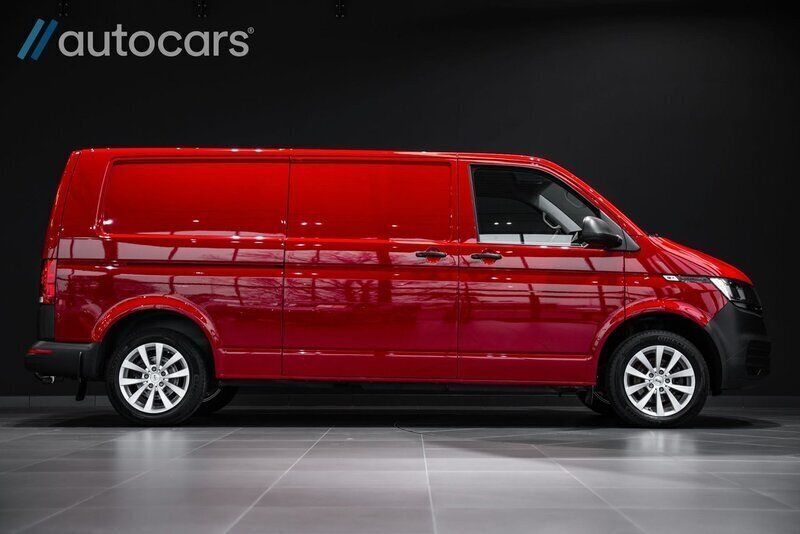 Röd Begagnad 2021 VW T6.1 Van | 398 750 kr (Lite dyr) - Bild 1/4