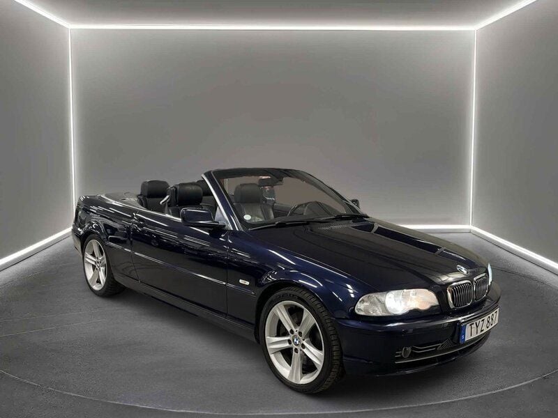 Blå Begagnad 2003 BMW 330 Cabriolet Cab | 109 900 kr (Marknadspris) - Bild 1/4