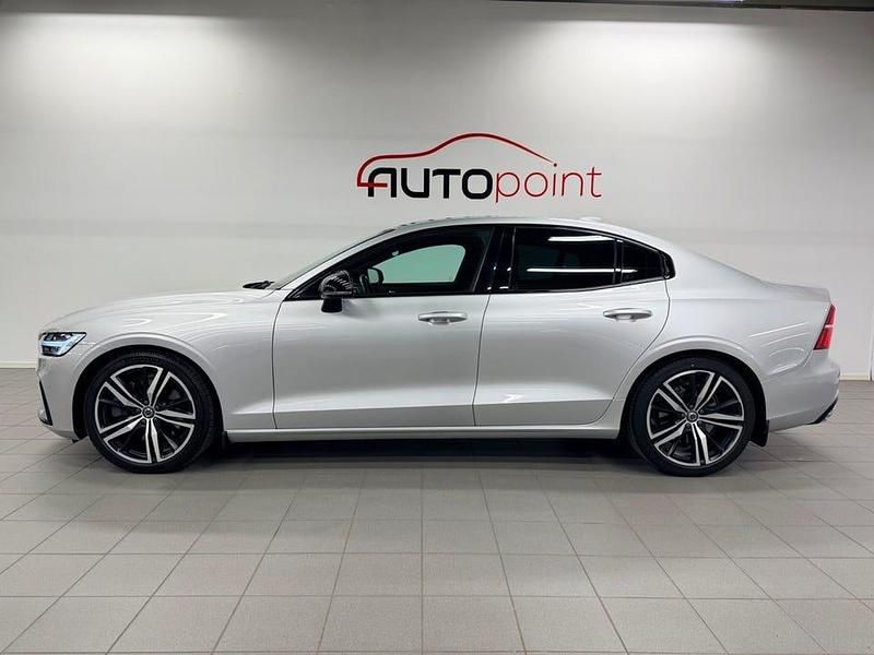 Begagnad Volvo S60 R-Design 250 HK (183 kW) 2020 Silver Sedan