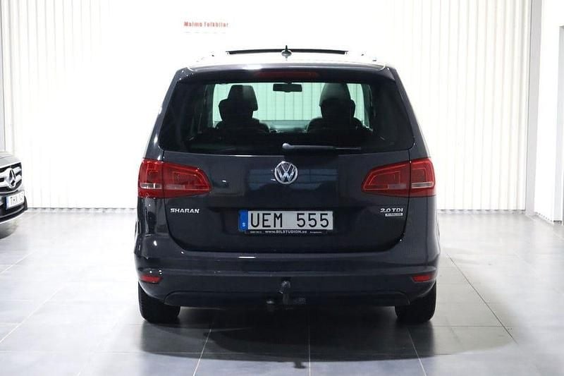 Begagnad VW Sharan 141 HK (103 kW) 2012 Ljusgrå Minibuss