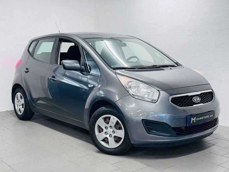 Grå Begagnad 2011 Kia Venga EX Halvkombi | 49 900 kr (Marknadspris) - Bild 1/4