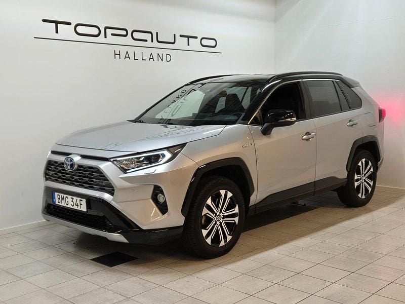 Grå Begagnad 2021 Toyota RAV4 Executive SUV | 379 800 kr - Bild 1/4