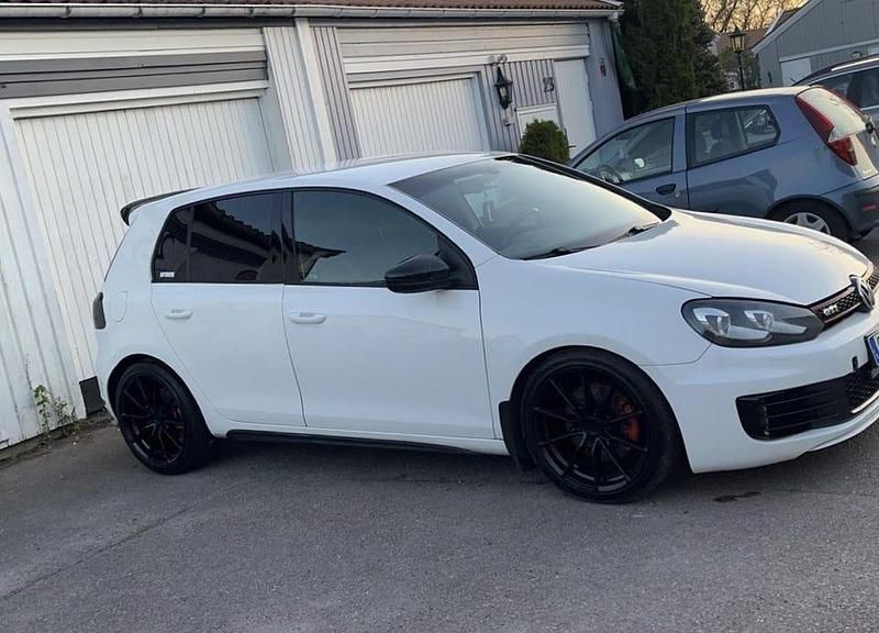 Begagnad 2009 VW Golf VI GTI Halvkombi | 85 000 kr (Marknadspris) - Bild 1/4