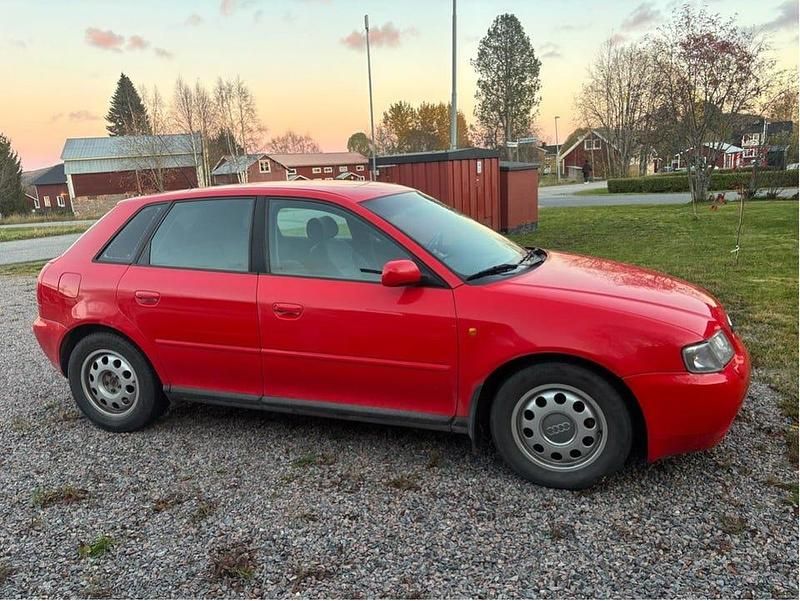 Begagnad 1999 Audi A3 Attraction Sedan | 20 000 kr - Bild 1/4
