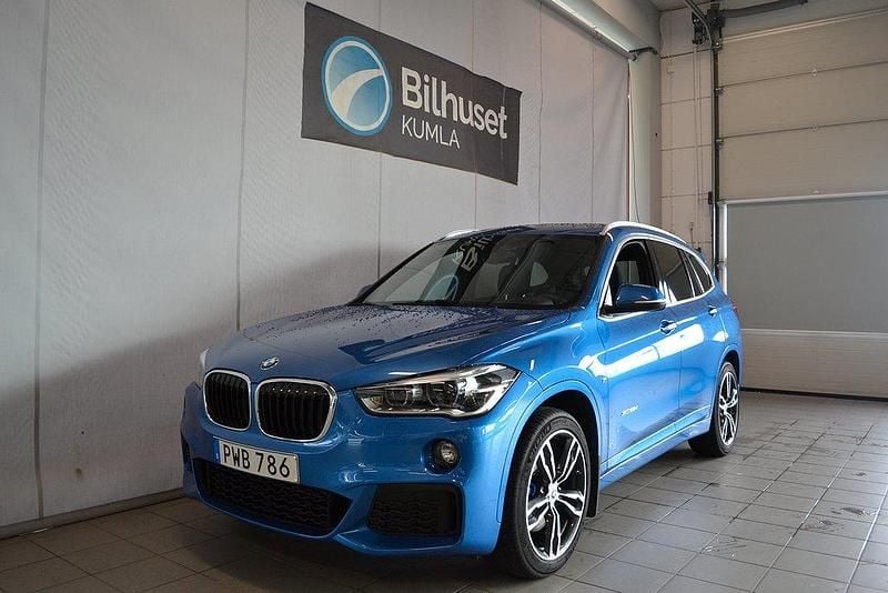 Blå Begagnad 2016 BMW X1 M Sport SUV | 279 000 kr (Marknadspris) - Bild 1/4