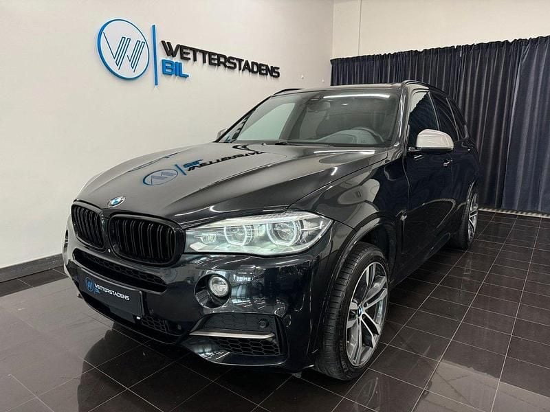 Svart (black sapphire metallic) Begagnad 2015 BMW X5 Comfort Edition SUV | 219 000 kr (Marknadspris) - Bild 1/4