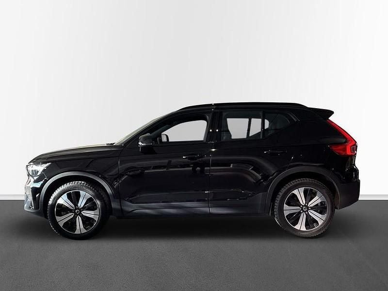 Begagnad Volvo XC40 Core 175 kW (238 HK) 2023 Svart SUV