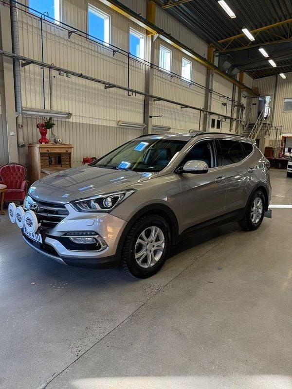 Mörkgrå Begagnad 2016 Hyundai Santa Fe Premium SUV | 189 000 kr (Lite dyr) - Bild 1/4