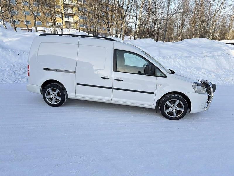 Begagnad VW Caddy Maxi 102 HK (75 kW) 2011 Vit Minibuss