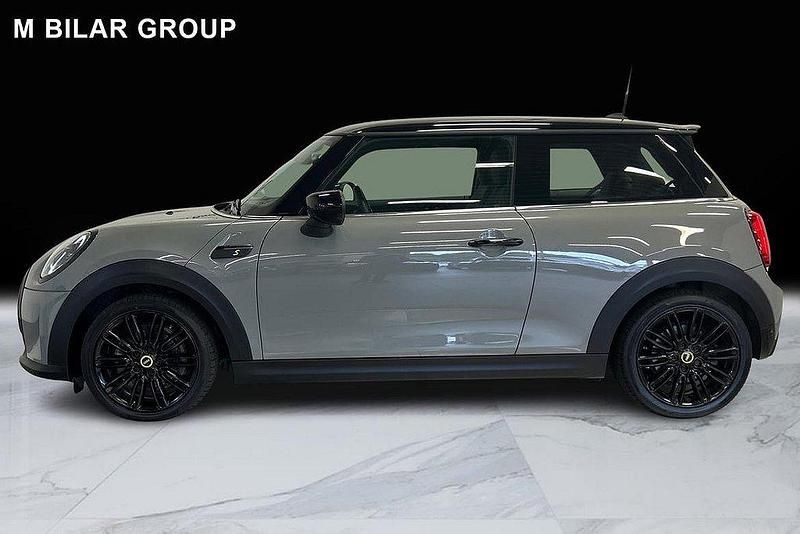 Grå Begagnad 2022 Mini Cooper SE Halvkombi | 229 000 kr (Marknadspris) - Bild 1/4
