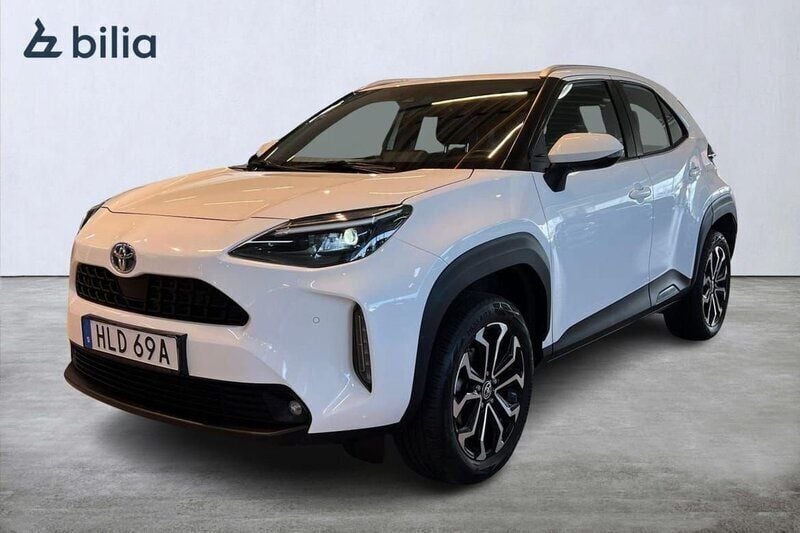 Vit Begagnad 2022 Toyota Yaris Cross Active SUV | 269 900 kr (Bra pris) - Bild 1/4