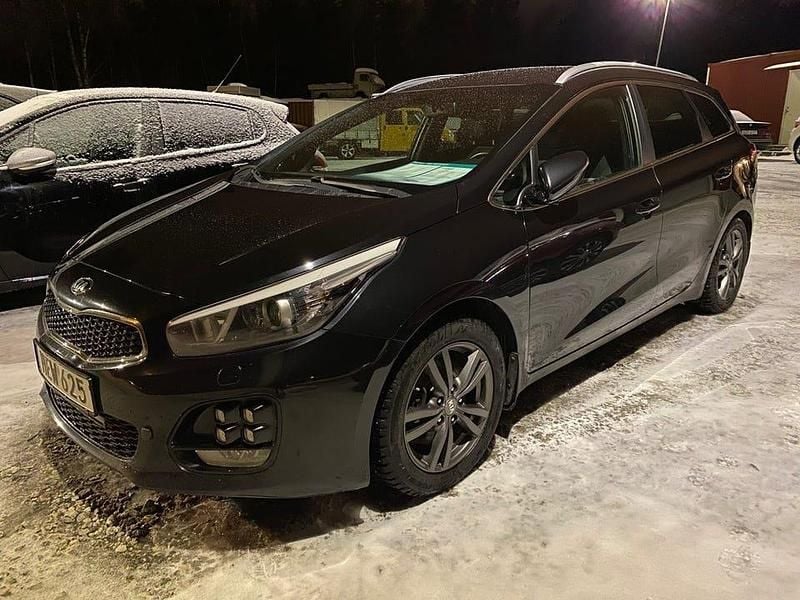 Svart Begagnad 2017 Kia Ceed Sportswagon GT-Line Kombi | 97 000 kr (Bra pris) - Bild 1/4