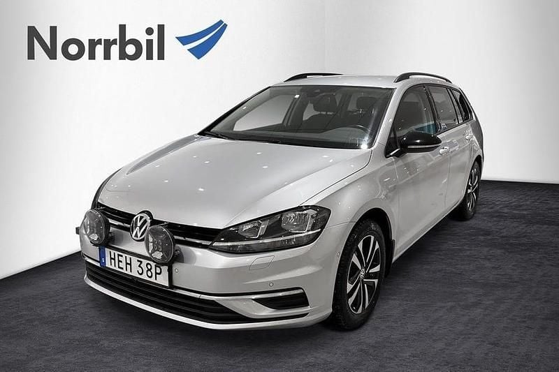 Begagnad VW Golf VII IQ Drive 116 HK (85 kW) 2019 Silver Kombi