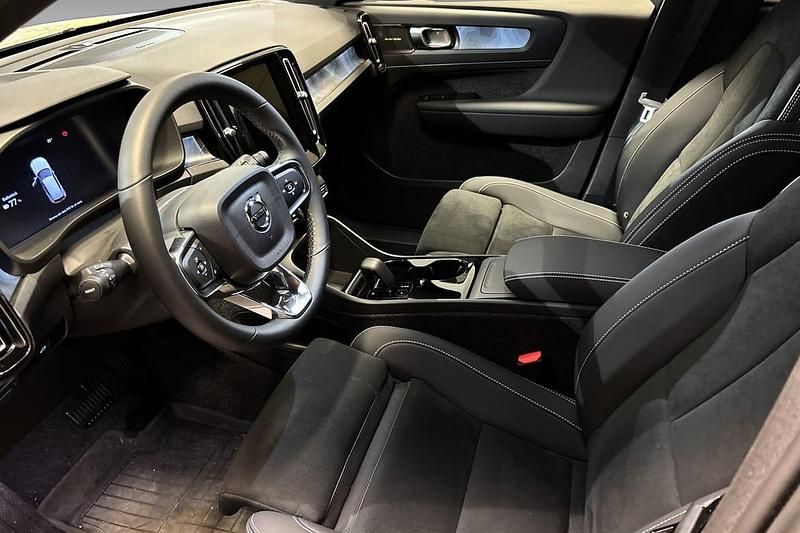 Ny Volvo EX40 Performance 328 kW (447 HK) 2025 Vit SUV