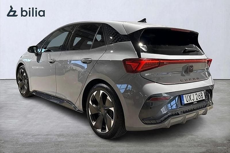Begagnad Cupra Born 169 kW (231 HK) 2023 Grå Halvkombi
