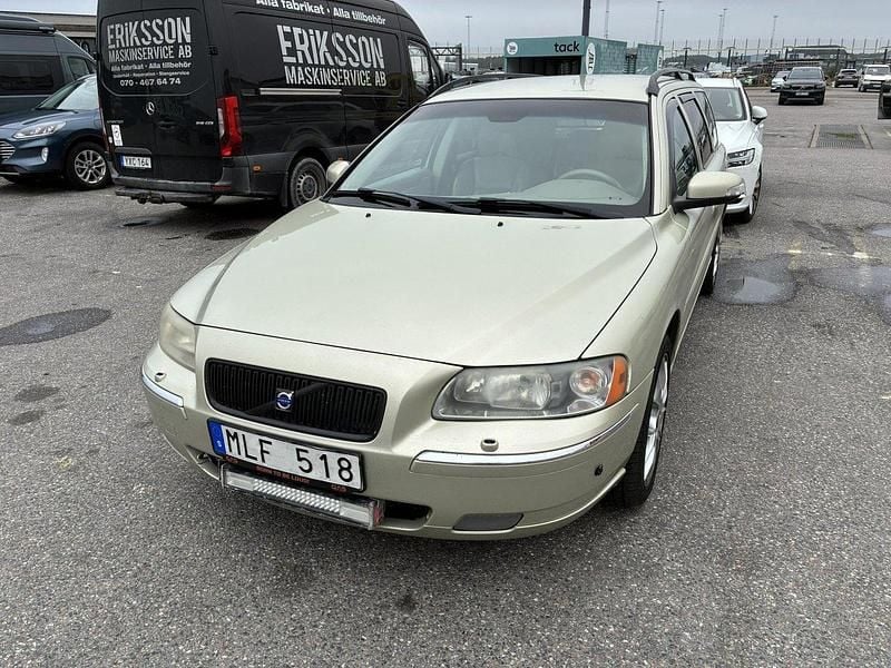 Brun Begagnad 2007 Volvo V70 Summum Kombi | 29 000 kr (Bra pris) - Bild 1/4