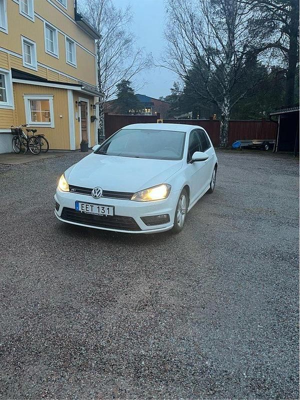 Vit Begagnad 2017 VW Golf VII GT Halvkombi | 135 000 kr (Marknadspris) - Bild 1/4