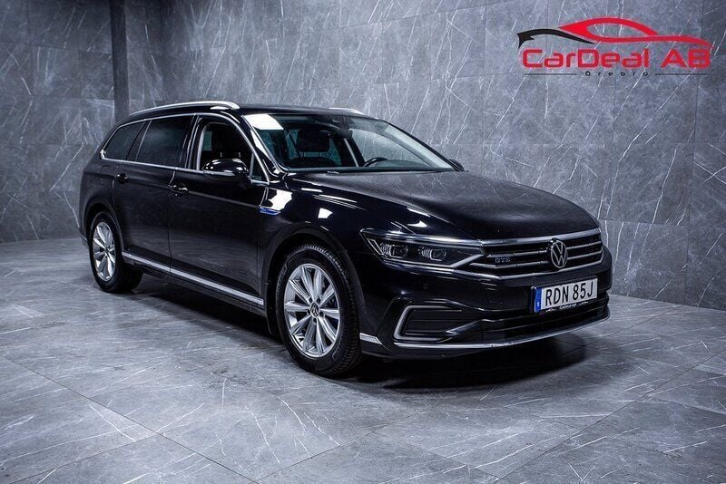Svart Begagnad 2021 VW Passat GTE Kombi | 169 800 kr (Bra pris) - Bild 1/4