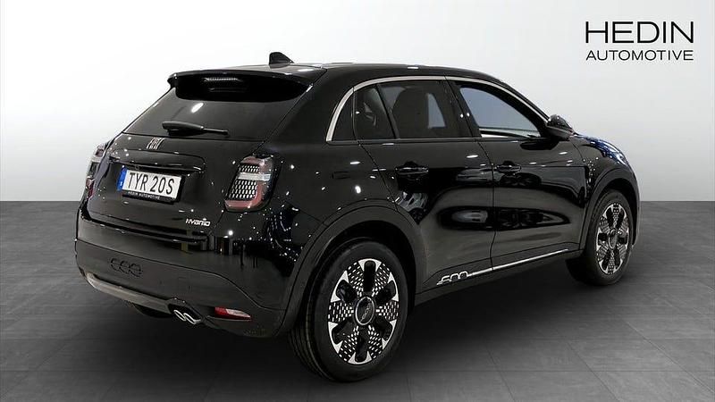 Begagnad Fiat 600 La Prima 136 HK (100 kW) 2025 Svart SUV