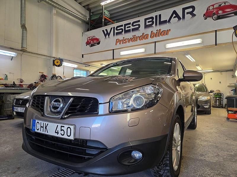 Brun Begagnad 2013 Nissan Qashqai SUV | 89 000 kr (Bra pris) - Bild 1/4