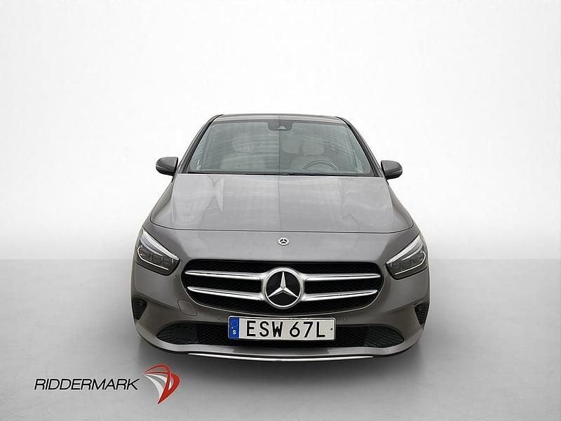 Begagnad Mercedes B200 150 HK (110 kW) 2019 Mörkgrå Minibuss