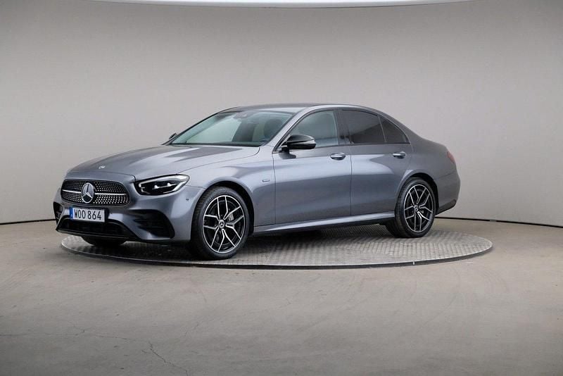 Grå Begagnad 2021 Mercedes E300 AMG Sedan | 449 000 kr (Marknadspris) - Bild 1/4