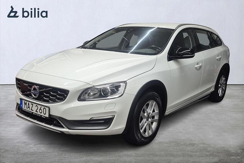 Vit Begagnad 2015 Volvo V60 CC Business Edition Kombi | 164 900 kr (Lite dyr) - Bild 1/3