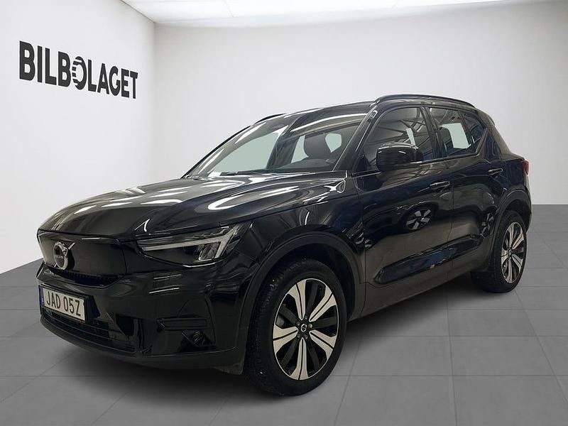 Svart Begagnad 2022 Volvo XC40 Core SUV | 344 800 kr - Bild 1/4