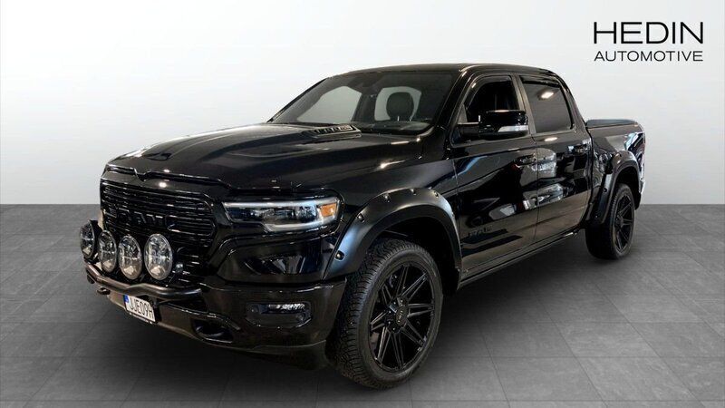 Svart (black) Begagnad 2022 Dodge Ram Limited Pickup | 999 875 kr - Bild 1/4