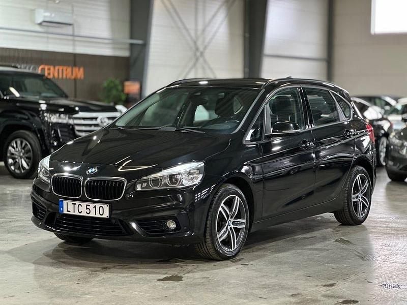 Begagnad BMW 218 Active Tourer Sport Line 150 HK (110 kW) 2015 Svart Minibuss